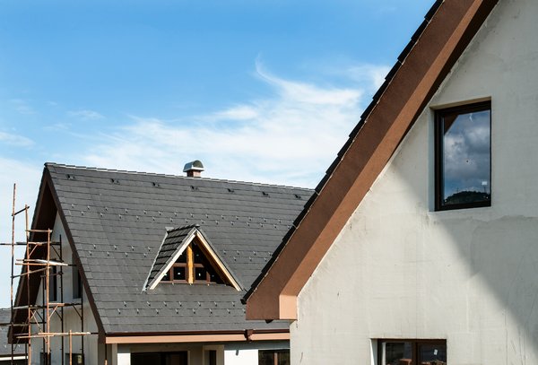 Maximisez l'étanchéité de votre toiture avec le flashing epdm